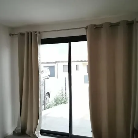 Proche Des Plages De L' Espagne Et Montagnes *